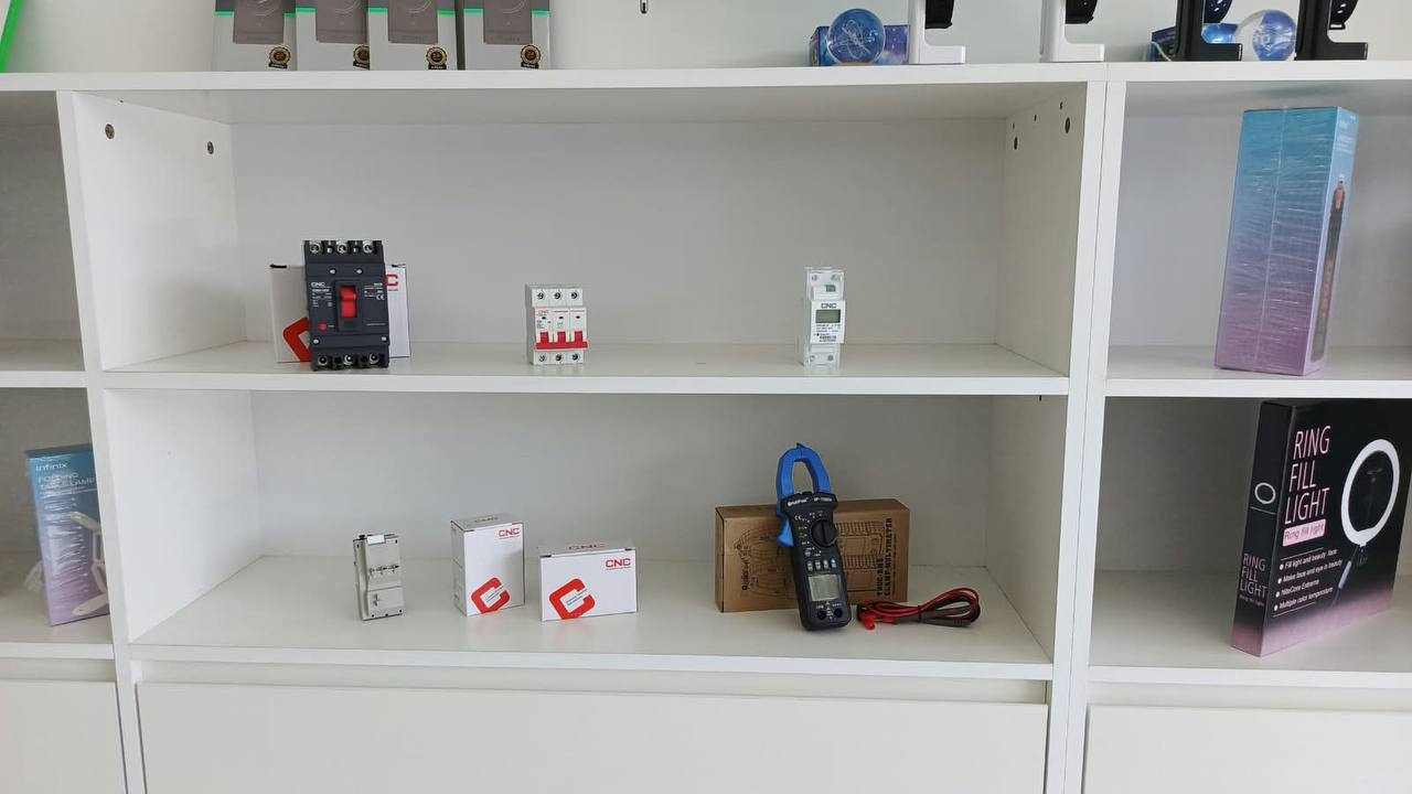 ZAYOUNA MOBILES & LOGISTICS SERVICES COMPANY showroom display
